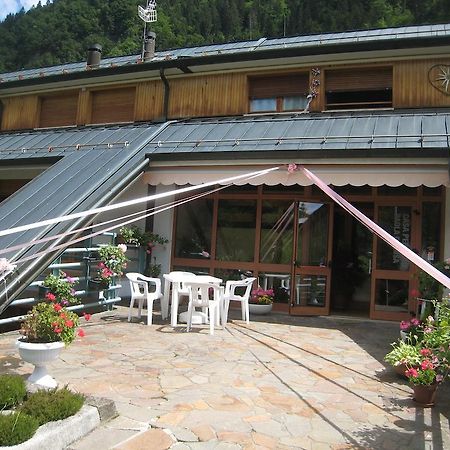 Hotel Casa Per Ferie Paola Di Rosa Arta Terme Exteriér fotografie
