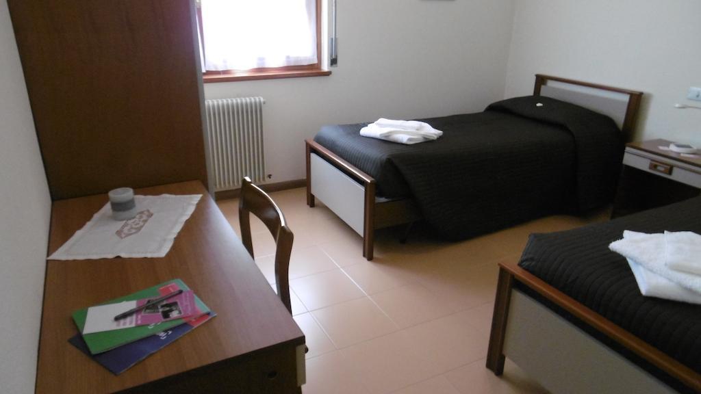 Hotel Casa Per Ferie Paola Di Rosa Arta Terme Pokoj fotografie