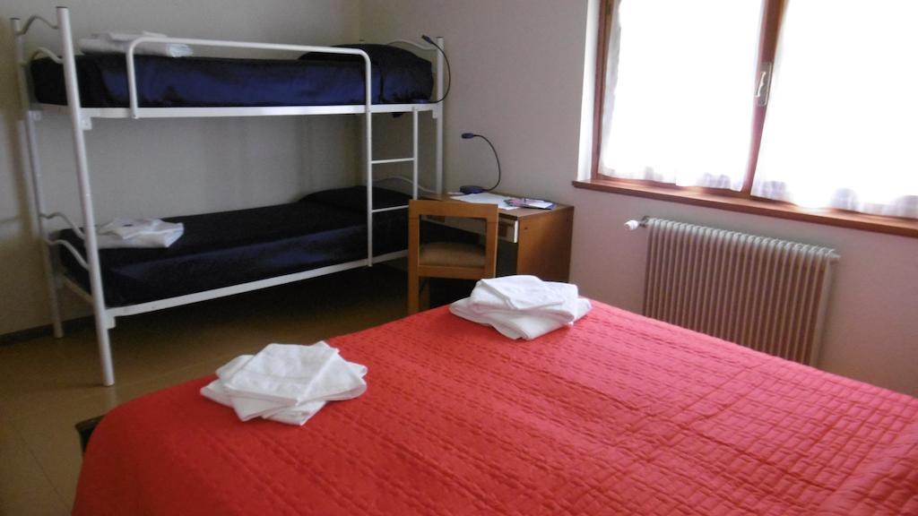 Hotel Casa Per Ferie Paola Di Rosa Arta Terme Pokoj fotografie